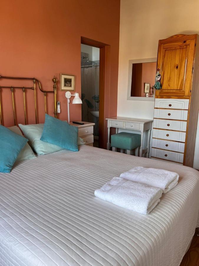 Hosteria Isabel Departamentos Y Habitaciones Con Bano Privado Las Grutas Exterior foto