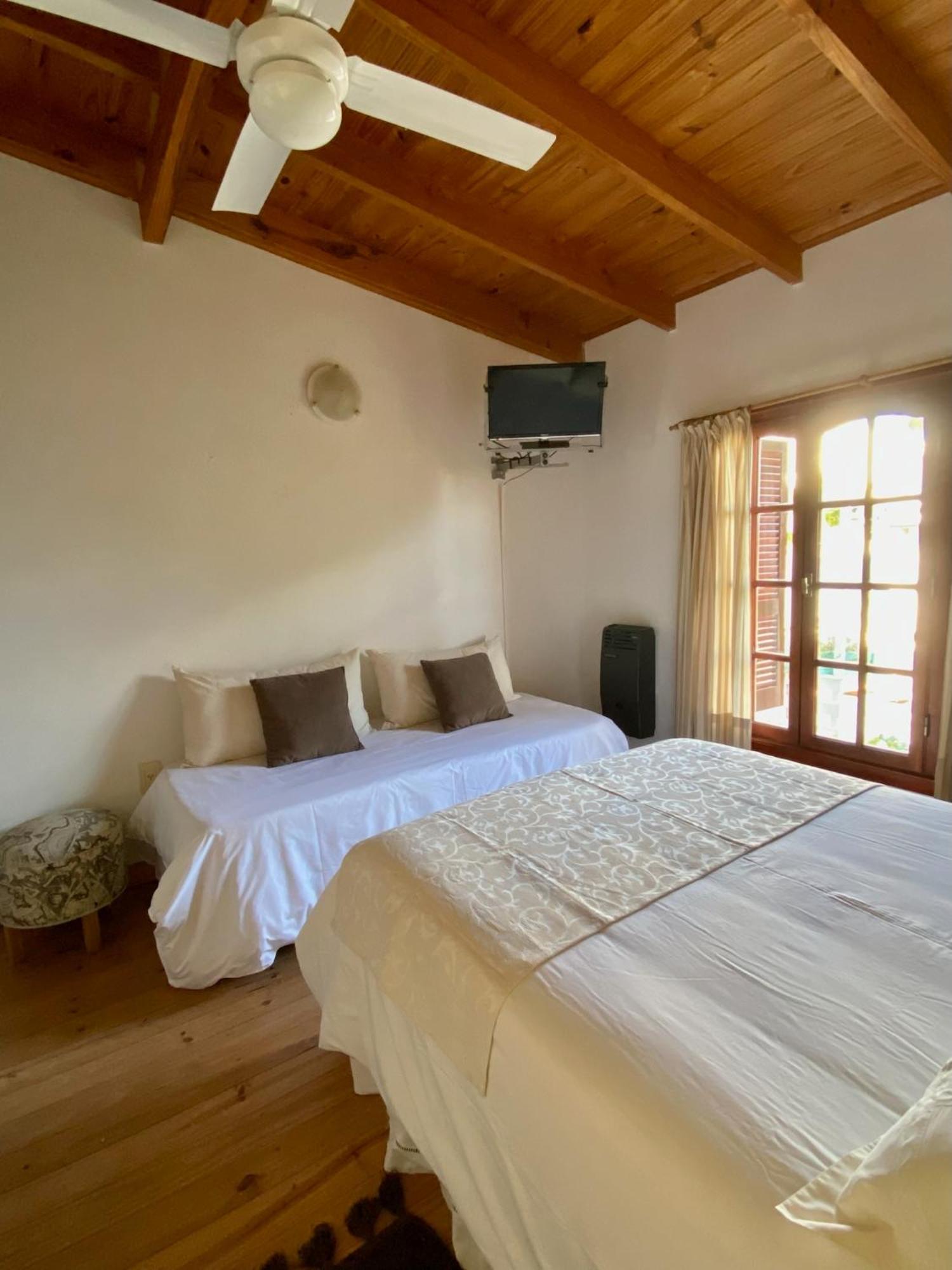 Hosteria Isabel Departamentos Y Habitaciones Con Bano Privado Las Grutas Quarto foto