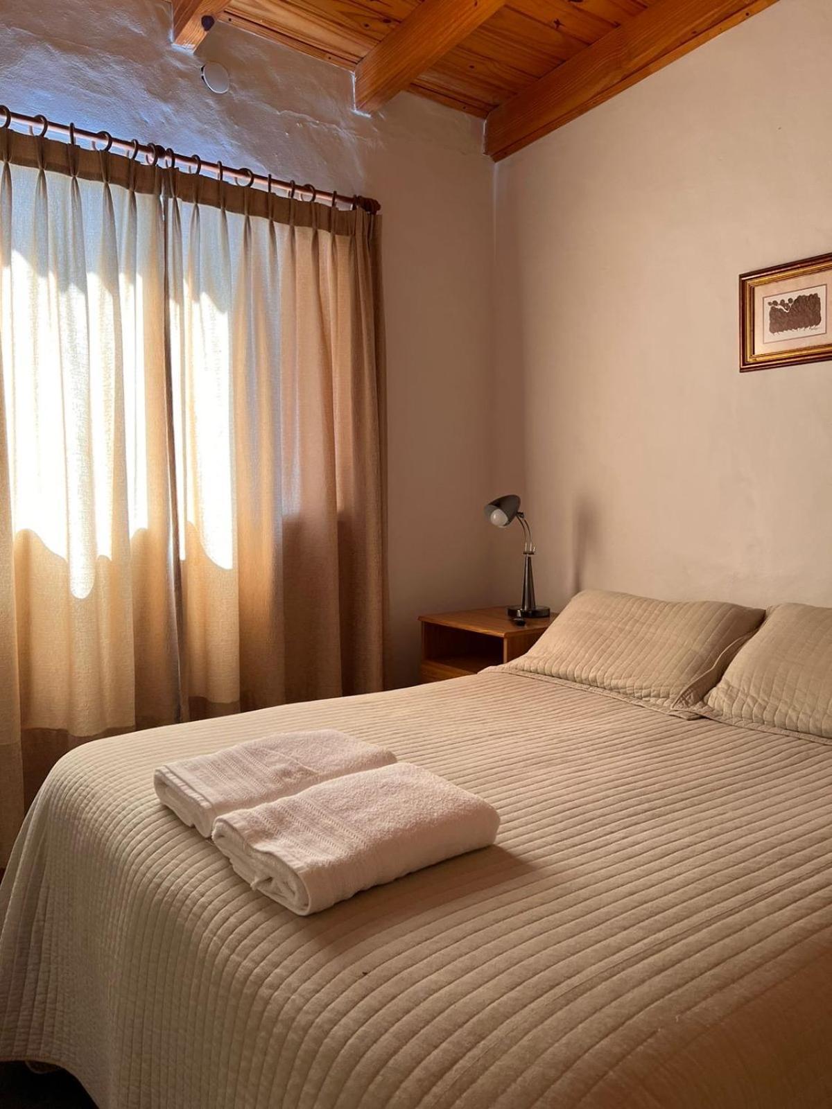Hosteria Isabel Departamentos Y Habitaciones Con Bano Privado Las Grutas Quarto foto