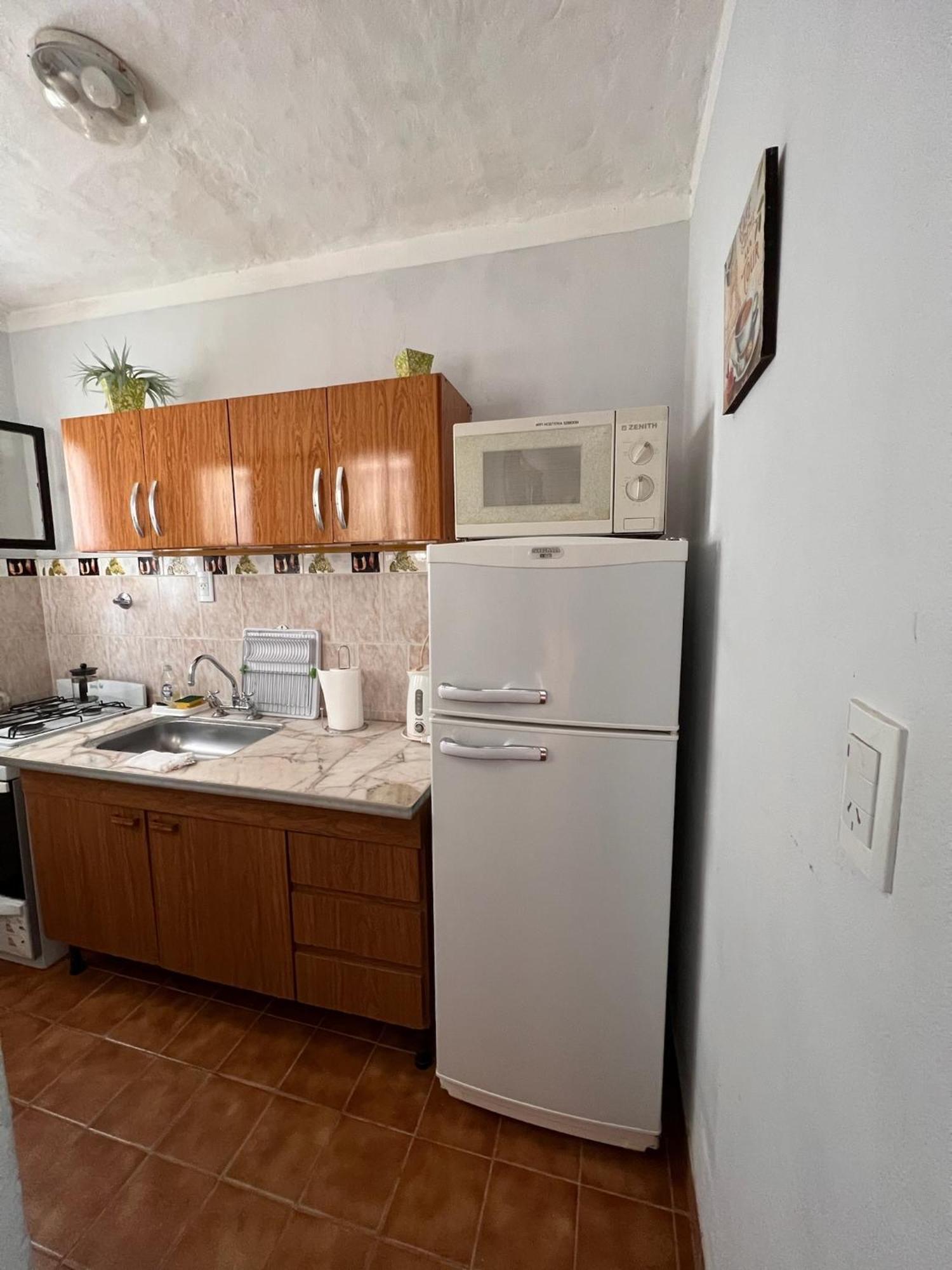 Hosteria Isabel Departamentos Y Habitaciones Con Bano Privado Las Grutas Quarto foto